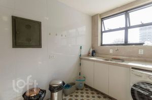 Image 6 - 928574