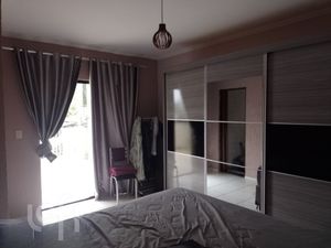 Image 4 - 928575