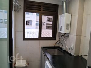 Image 5 - 928587