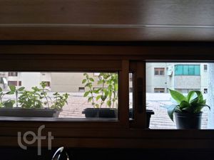 Image 6 - 928587
