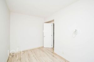 Image 8 - 928590