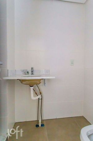 Image 4 - 928591