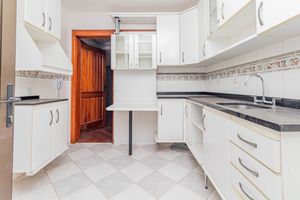 Image 28 - 928608