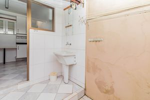 Image 32 - 928608