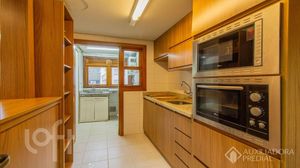 Image 4 - 928609