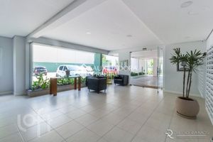 Image 16 - 928611