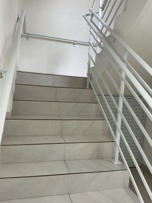 Image 7 - 928612