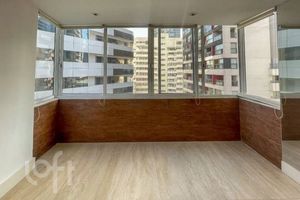 Image 5 - 928635