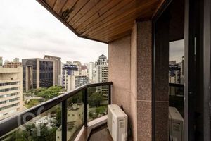 Image 20 - 928648
