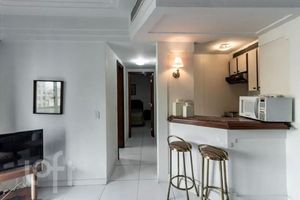 Image 4 - 928648