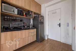Image 5 - 928652