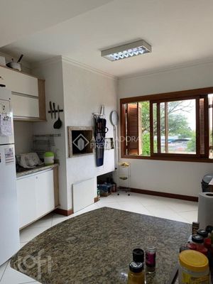 Image 10 - 928658