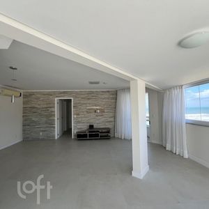 Image 4 - 928666