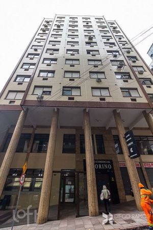 Image 19 - 928668