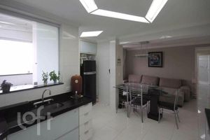 Image 7 - 928677