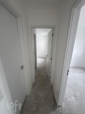 Image 11 - 928679