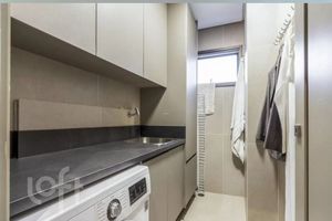 Image 11 - 928681