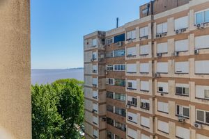 Image 11 - 928683