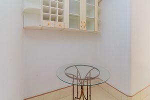 Image 18 - 928683