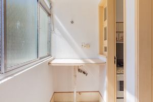 Image 22 - 928683