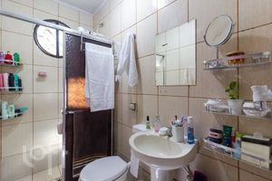 Image 17 - 928685