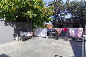 Image 21 - 928685