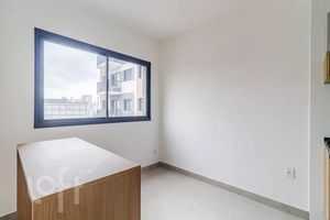 Image 32 - 928686