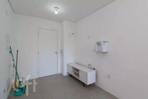 Image 3 - 928687