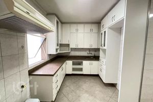 Image 4 - 928696