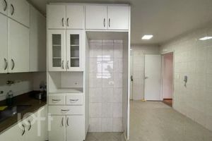 Image 3 - 928696