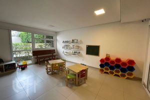 Image 35 - 928696
