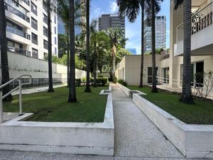 Image 7 - 928701