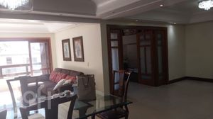 Image 19 - 928705