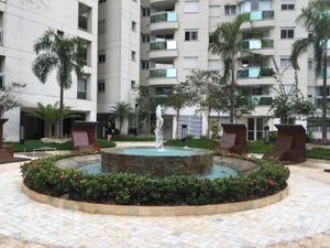 Image 17 - 928710