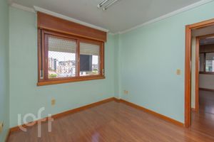 Image 21 - 928712