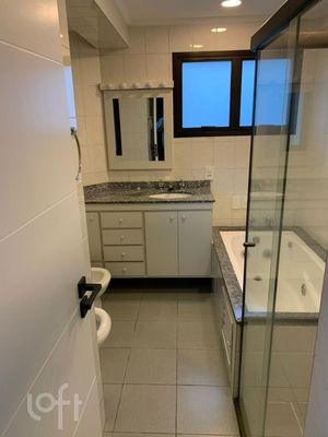 Image 18 - 928732