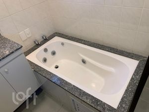 Image 19 - 928732
