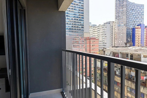 Image 6 - 928733