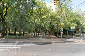 Image 12 - 928735