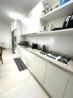 Image 4 - 928736