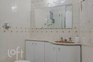 Image 19 - 928737