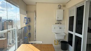 Image 12 - 928739