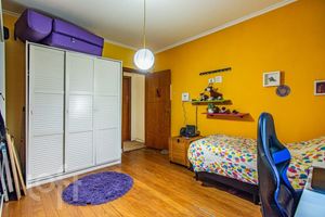 Image 8 - 928743