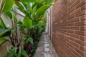 Image 62 - 928749