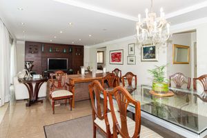 Image 3 - 928750