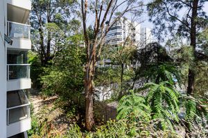 Image 25 - 928750