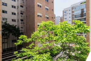 Image 33 - 928750