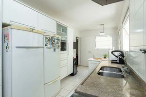Image 43 - 928750