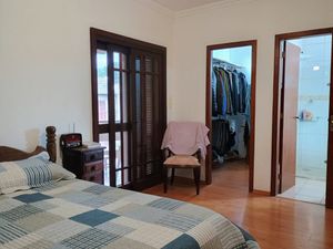 Image 19 - 928758