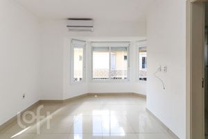 Image 11 - 928776
